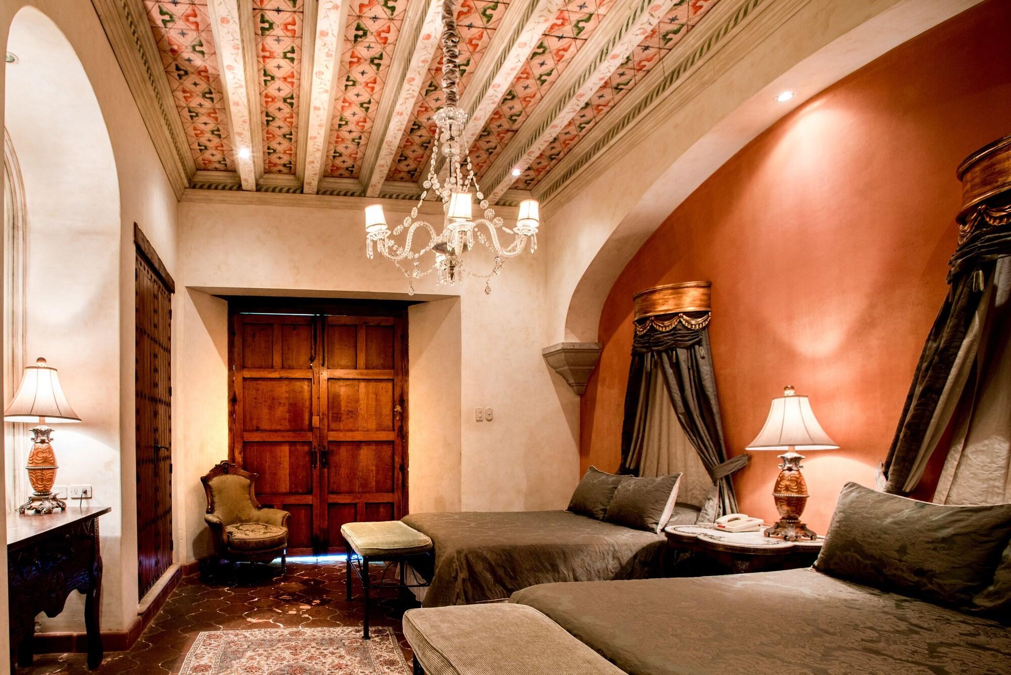 Hotel Palacio De Dona Leonor Antigua ภายนอก รูปภาพ