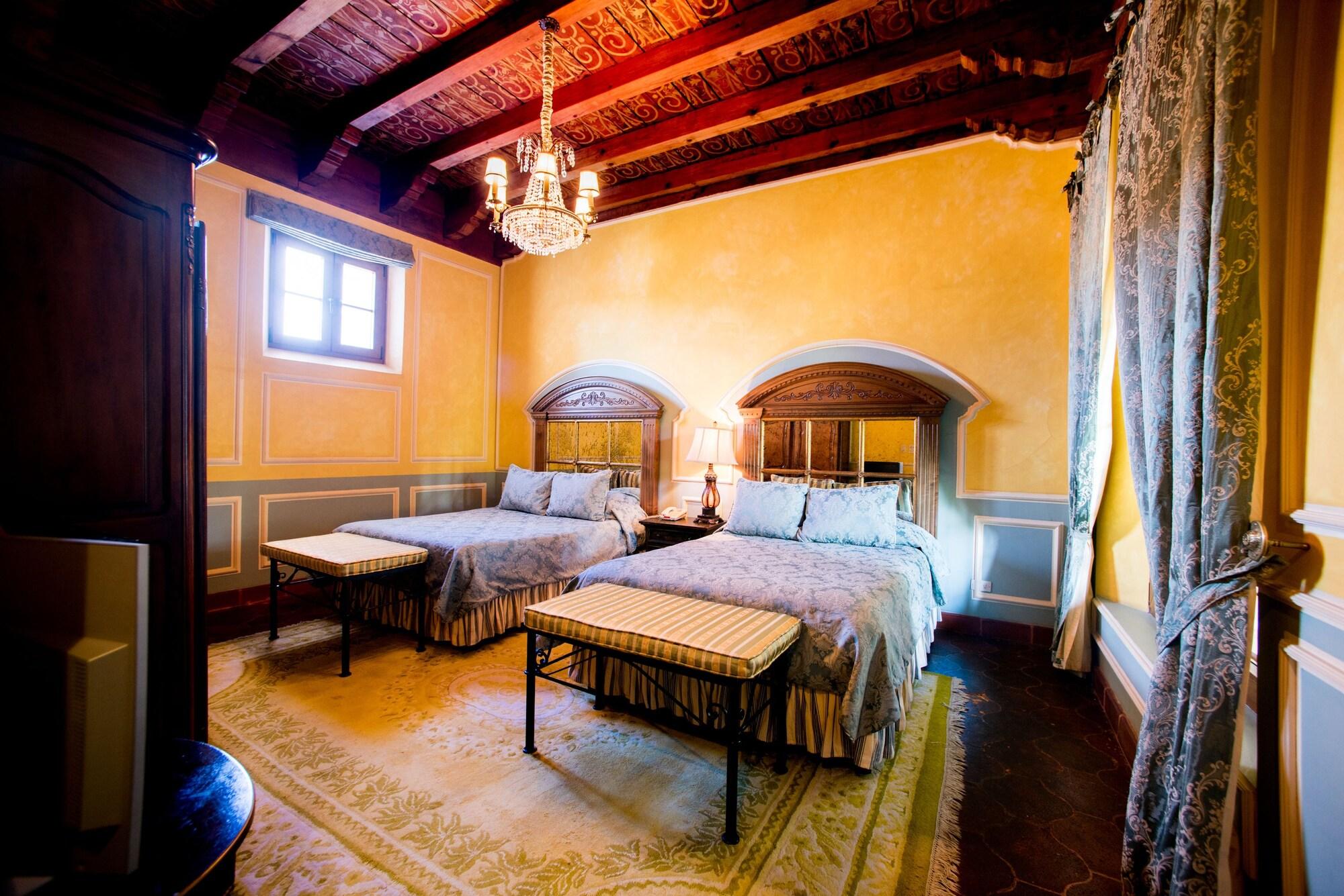 Hotel Palacio De Dona Leonor Antigua ภายนอก รูปภาพ