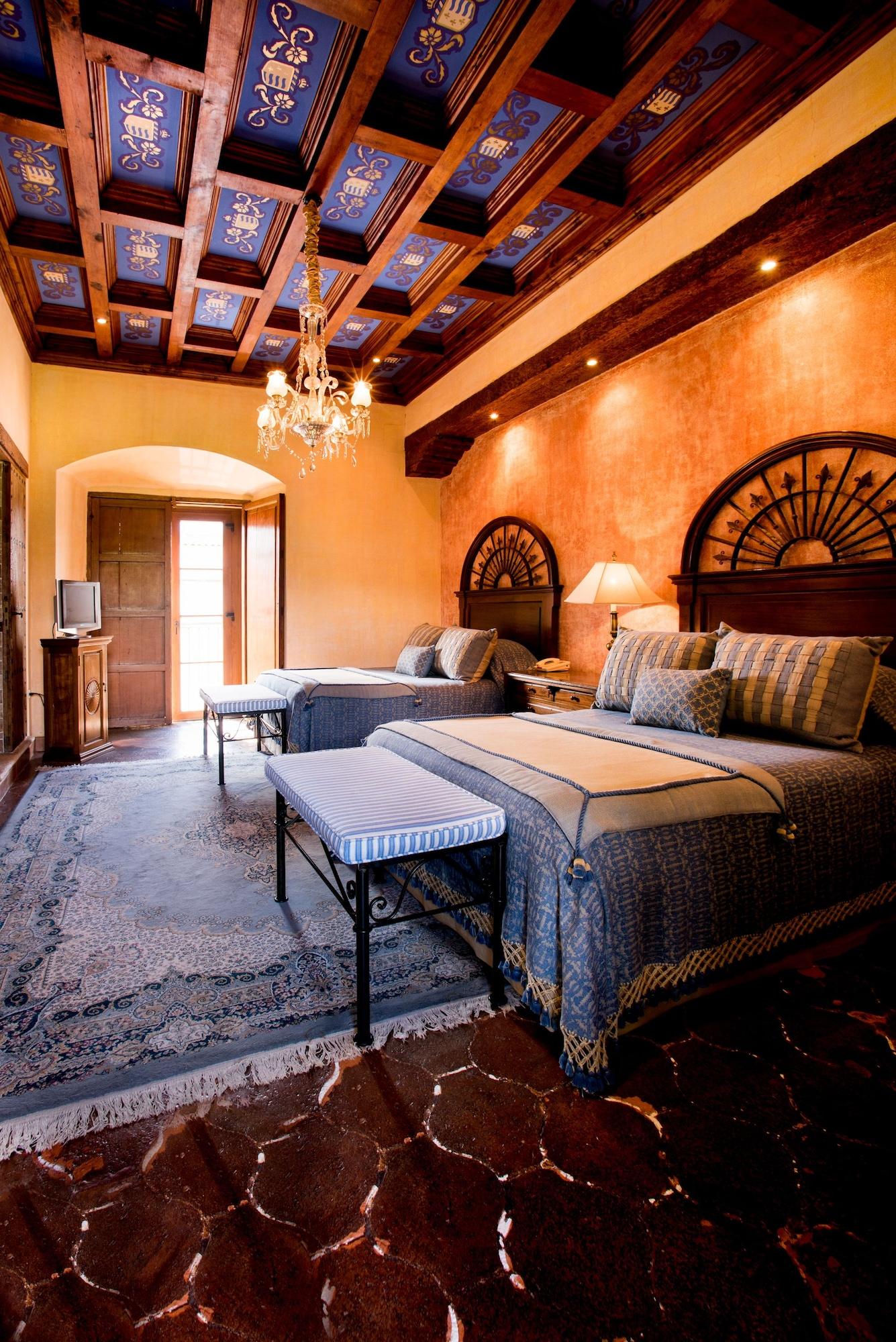 Hotel Palacio De Dona Leonor Antigua ภายนอก รูปภาพ
